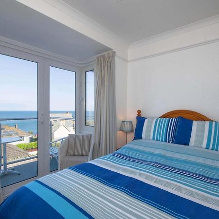 Seaview Bed & Breakfast Лу Екстериор снимка