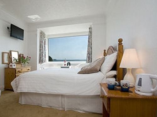 Seaview Bed & Breakfast Лу Екстериор снимка